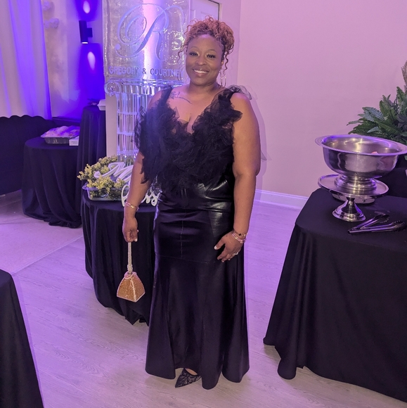 Meet your Posher, Lashae - Picture 2 of 3